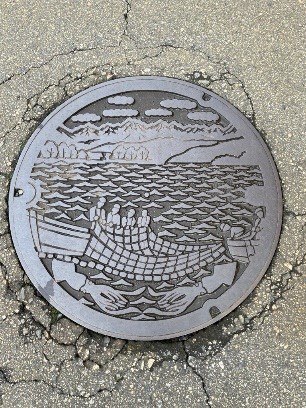 ホタルイカマンホール